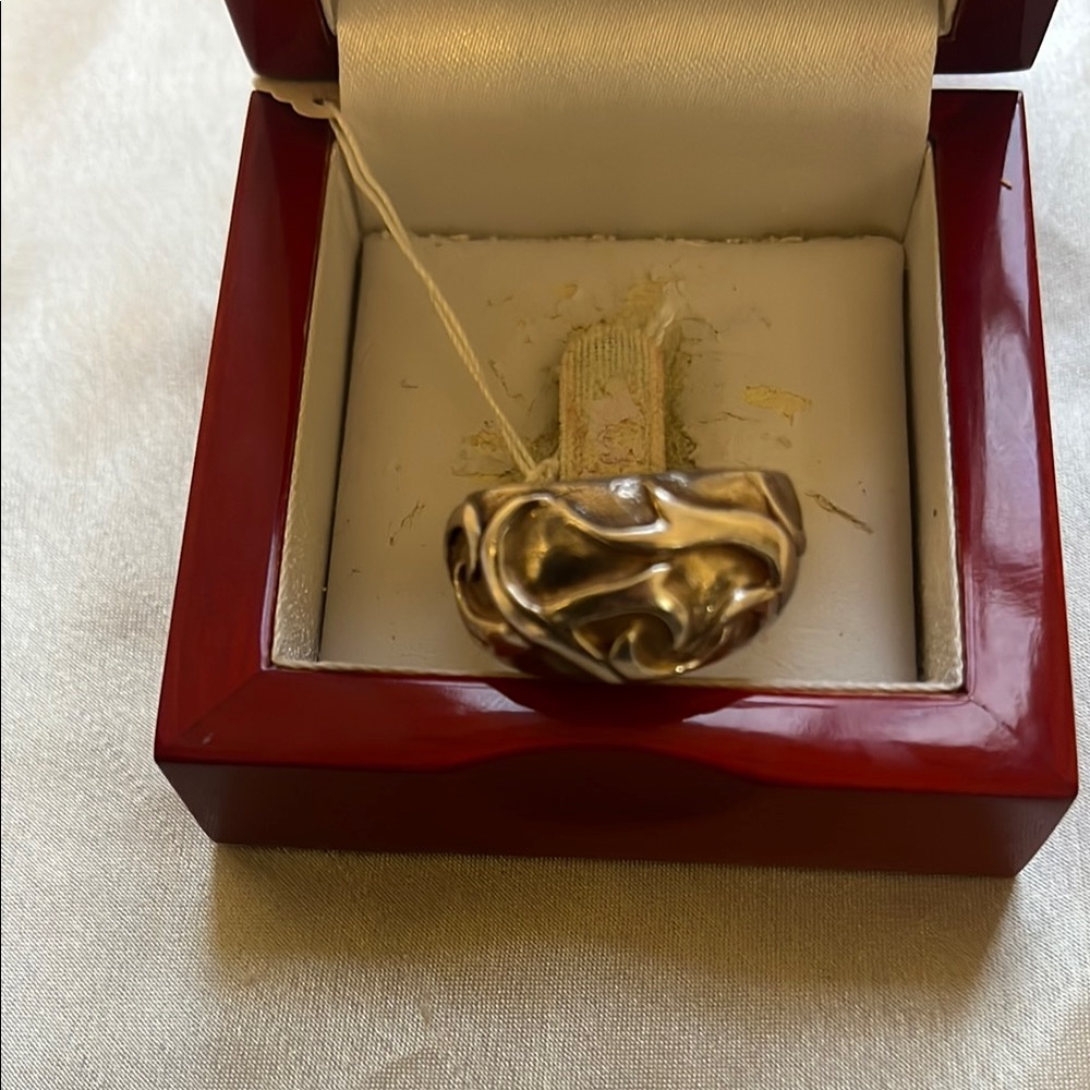 Stylish Silver Swirl Ring